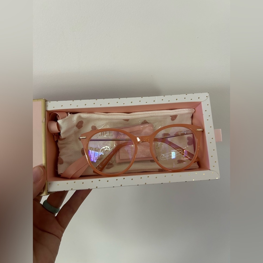 Pink Round Fashion Glasses with Soft Pouch